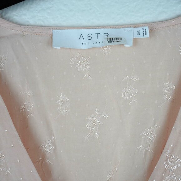 Anthropologie ASTR The Label Embroidered Blush Blouse XS Romantic Floral Cottage - Picture 3 of 10